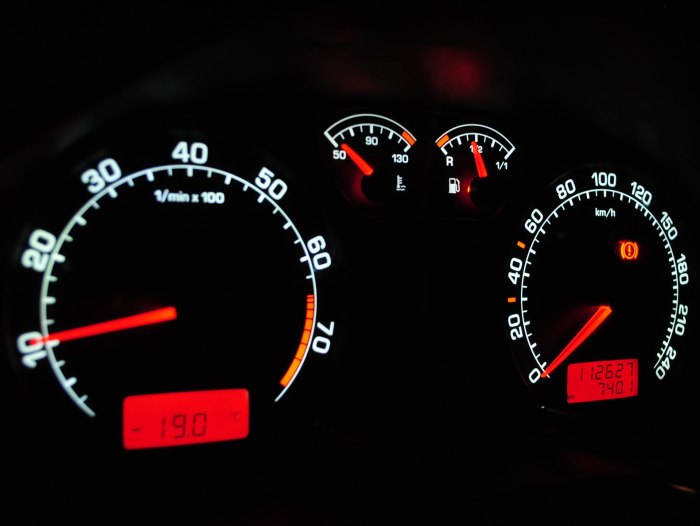 Приборная панель Шкода Октавия тур 1.4