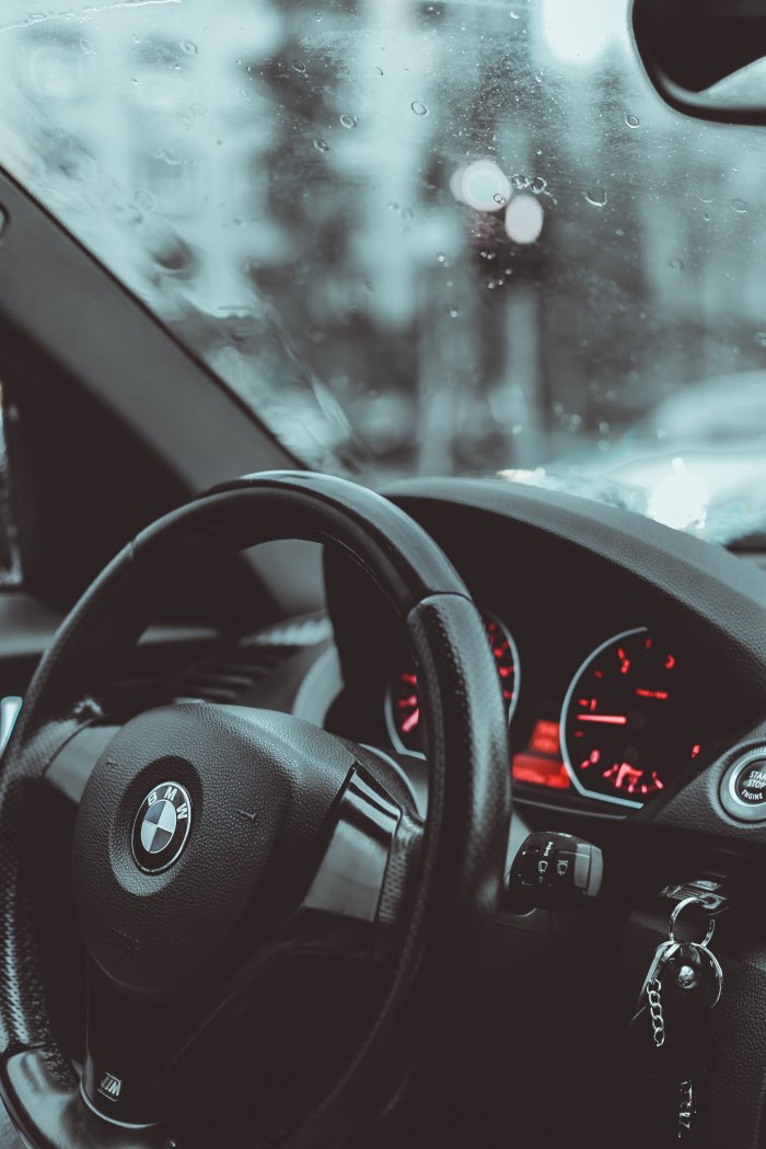 За рулем BMW