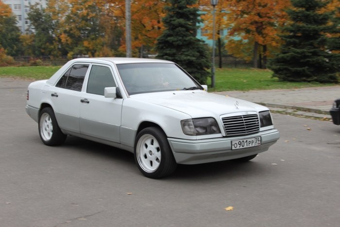 Mercedes 124 белый