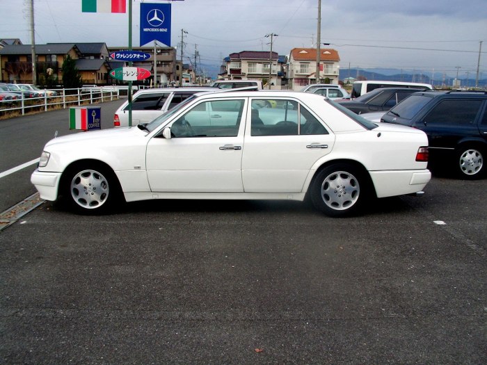Mercedes-Benz w124 белый