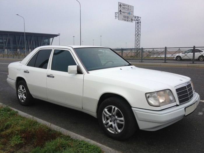 Mercedes 124 белый