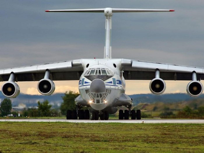 Грузовой самолет ил-76