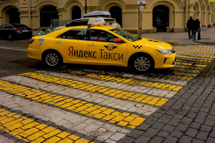 Автомобиль яндекс такси