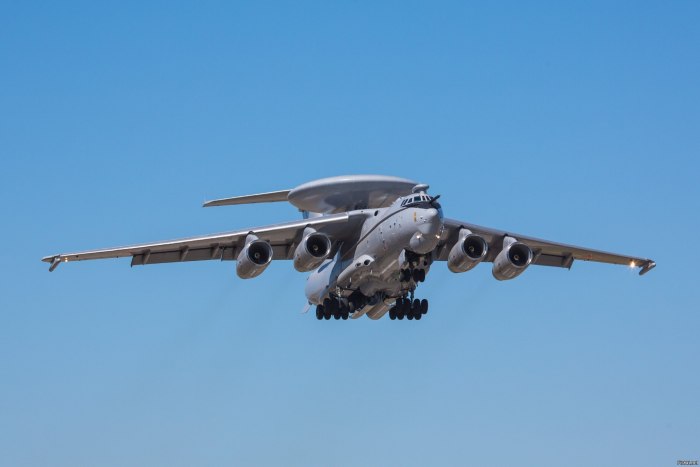 Самолет ДРЛО А-100