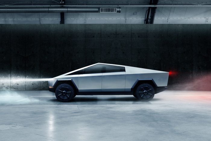 Tesla CYBERTRUCK 2022