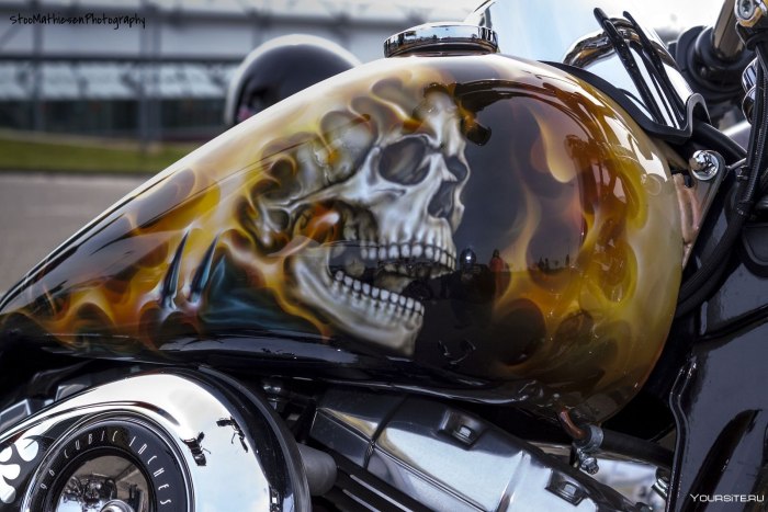 Шлем Harley Davidson аэрография