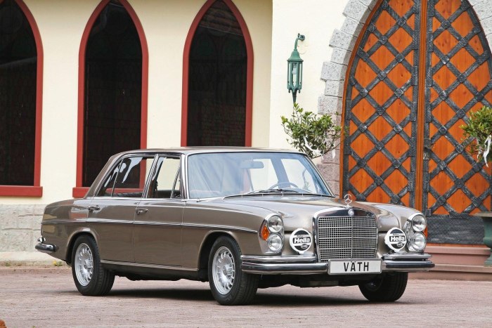 Mercedes Benz w 109