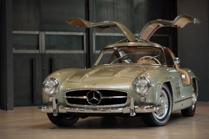 Старый Мерседес 300sl