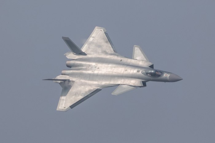 Китайский j-20