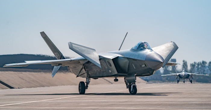 Chengdu j-20 истребитель