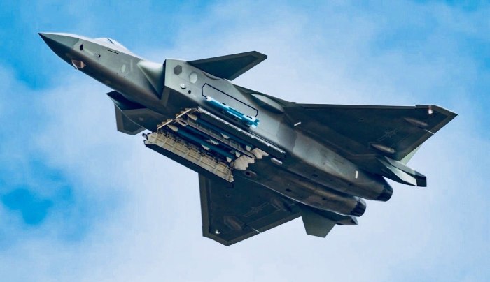 Китайский j-20