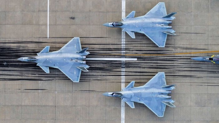 Китайский истребитель 5 поколения j-20