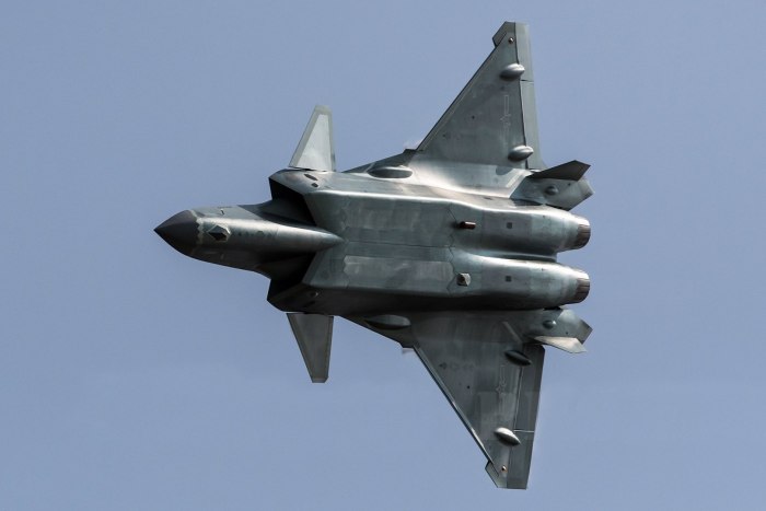 J-20 истребитель пятого поколения