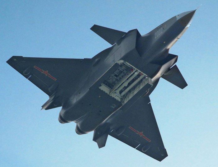 Китайский стелс-истребитель j-31