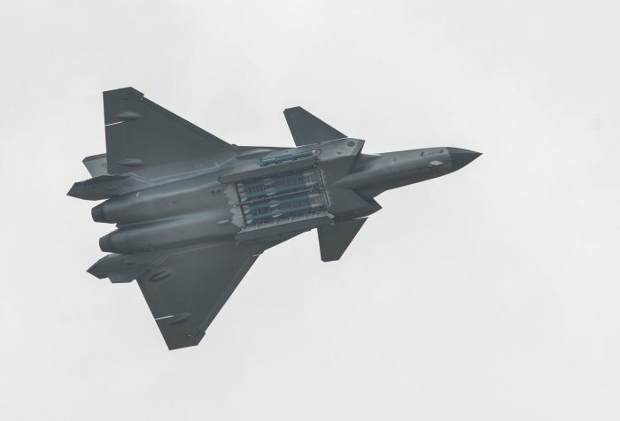 Chengdu j-20 истребитель