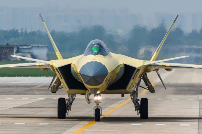Chengdu j-20 истребитель
