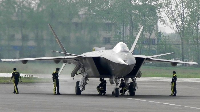 Китайский самолет 5 поколения j-20