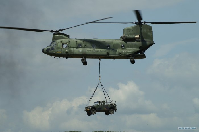 Boeing Ch-47 Chinook вертолёты США