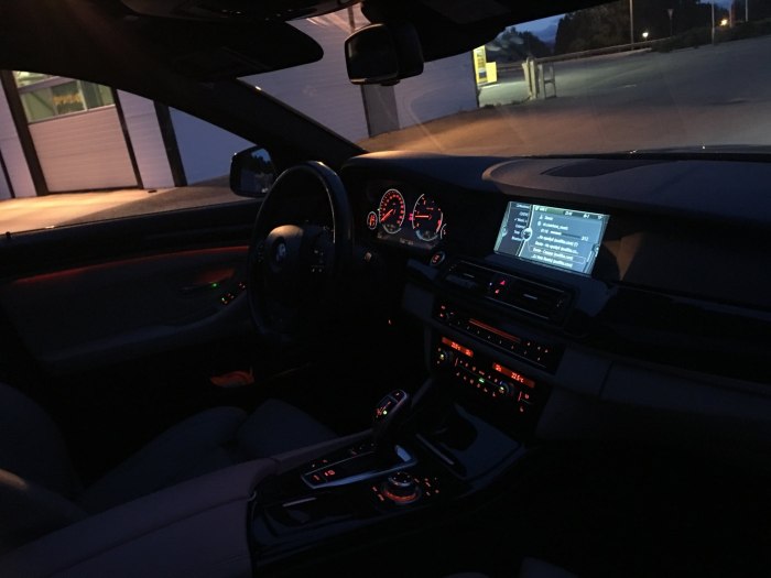 BMW 5 f10 салон ночью