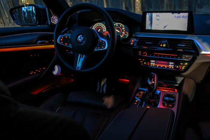 BMW m5 f90 подсветка салона