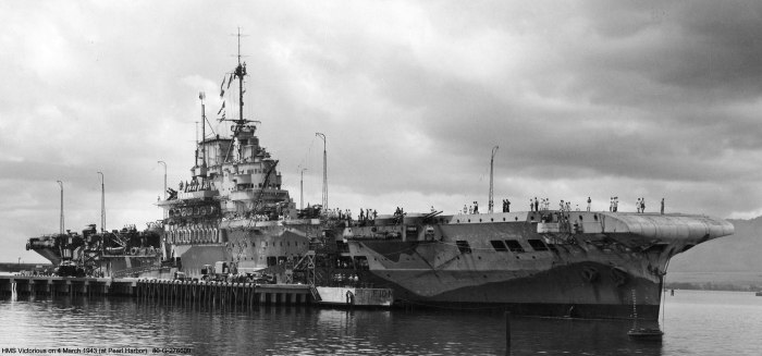 Авианосец HMS Victorious