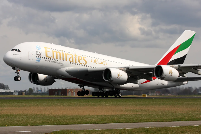 Самолет 380 а380