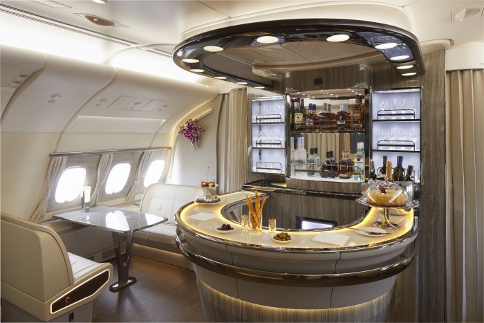 Самолет а380 салон Эмирейтс