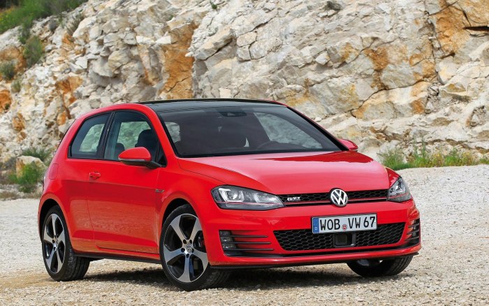 Volkswagen Golf 7 GTI красный