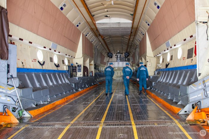АН-22 Антей внутри