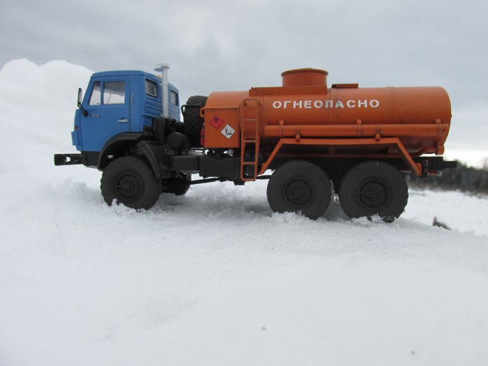 КАМАЗ 4310 топливозаправщик