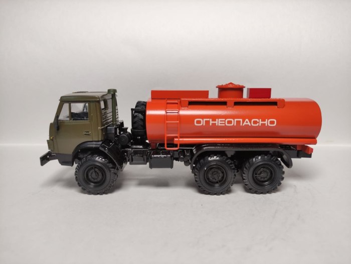 Игрушки КАМАЗ 4310 бензовоз