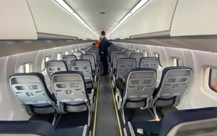 ATR 72 самолет салон
