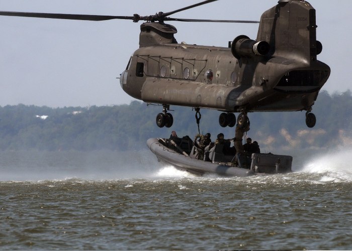 Boeing Ch-47 Chinook вертолёты США