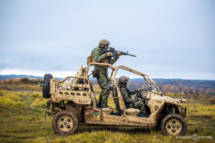 Polaris MRZR 2
