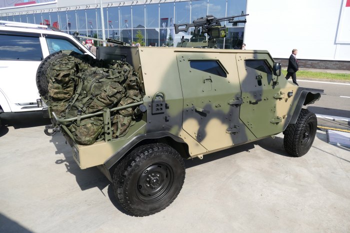 Бронированный автомобиль