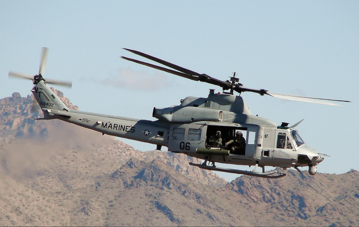 Вертолет uh-1y