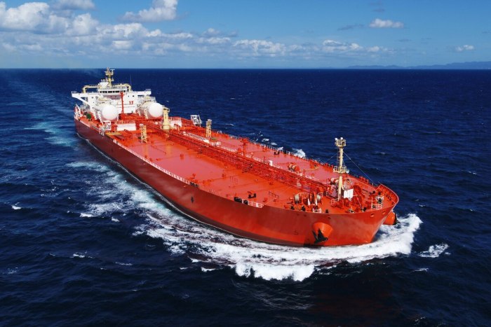 VLCC танкер