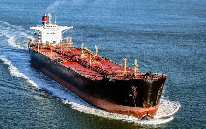 Морской нефтеналивной танкер