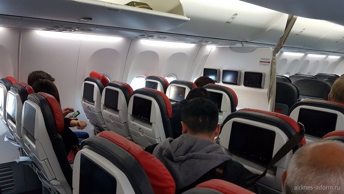Boeing 737-800 Turkish Airlines салон