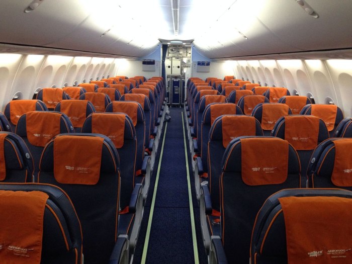Самолёт Boeing 737-800 салон