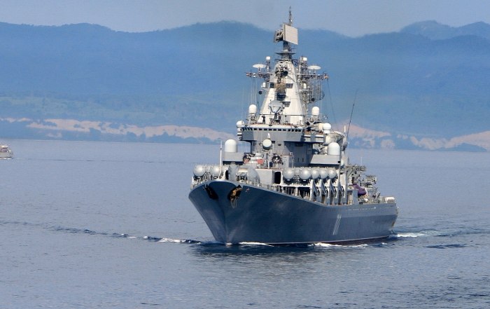Варяг ракетный крейсер