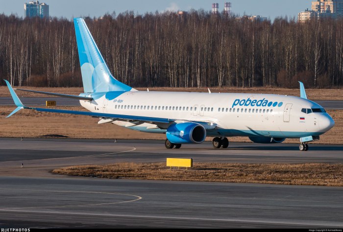 Самолет Боинг 737 победа