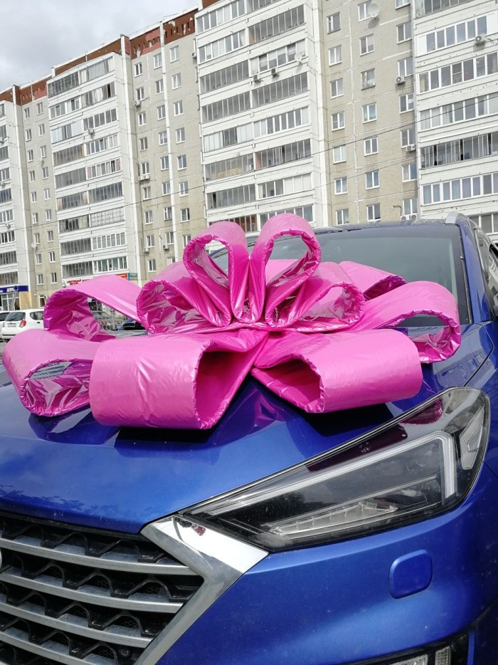 Голубой бант подарочный