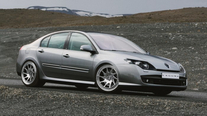 Renault Laguna 3 stance