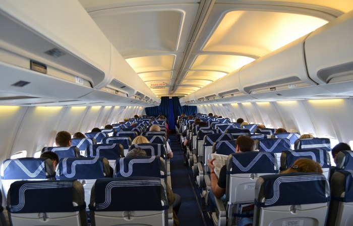 Самолёт Боинг 737-800 внутри
