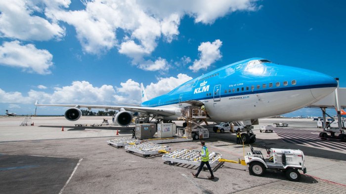 Боинг 747 карго