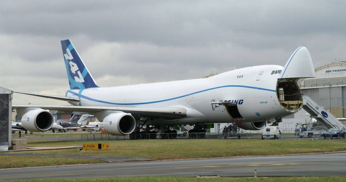 Грузовой Боинг 747 400f