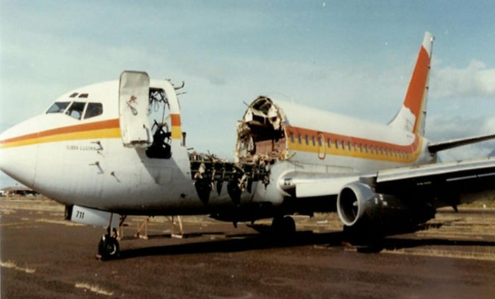 Aloha Airlines катастрофа 1988