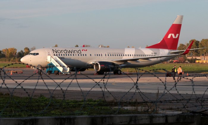 Самолёт Боинг 737-800 Северный ветер