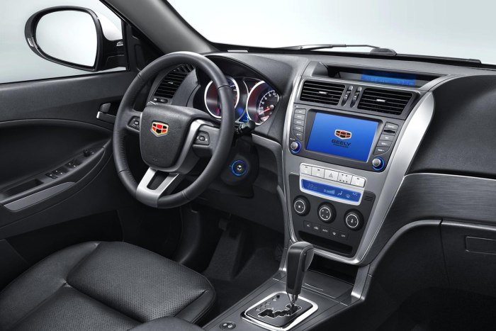 Geely Emgrand x7 салон